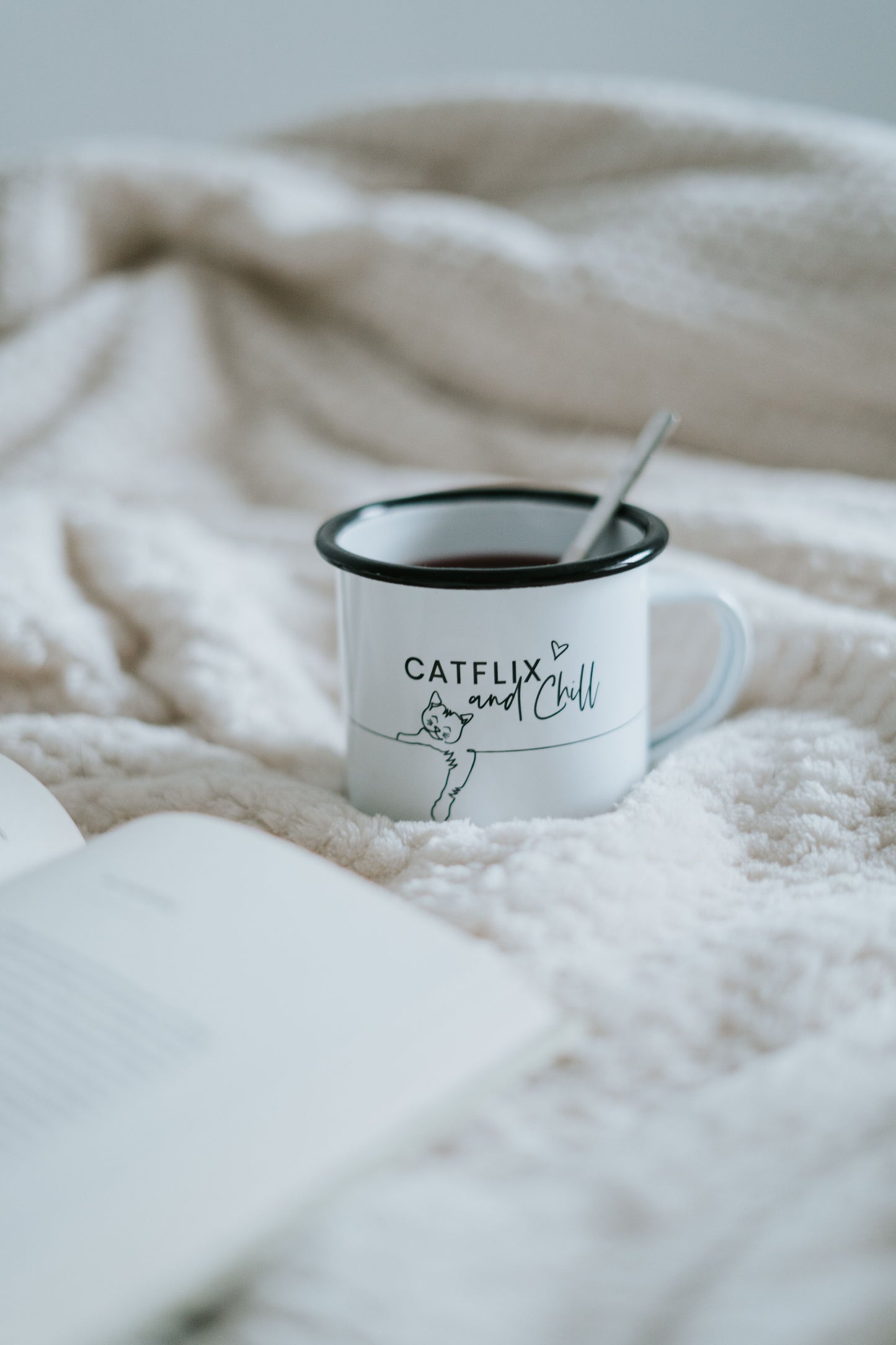 Emaille Tasse Catflix and chill