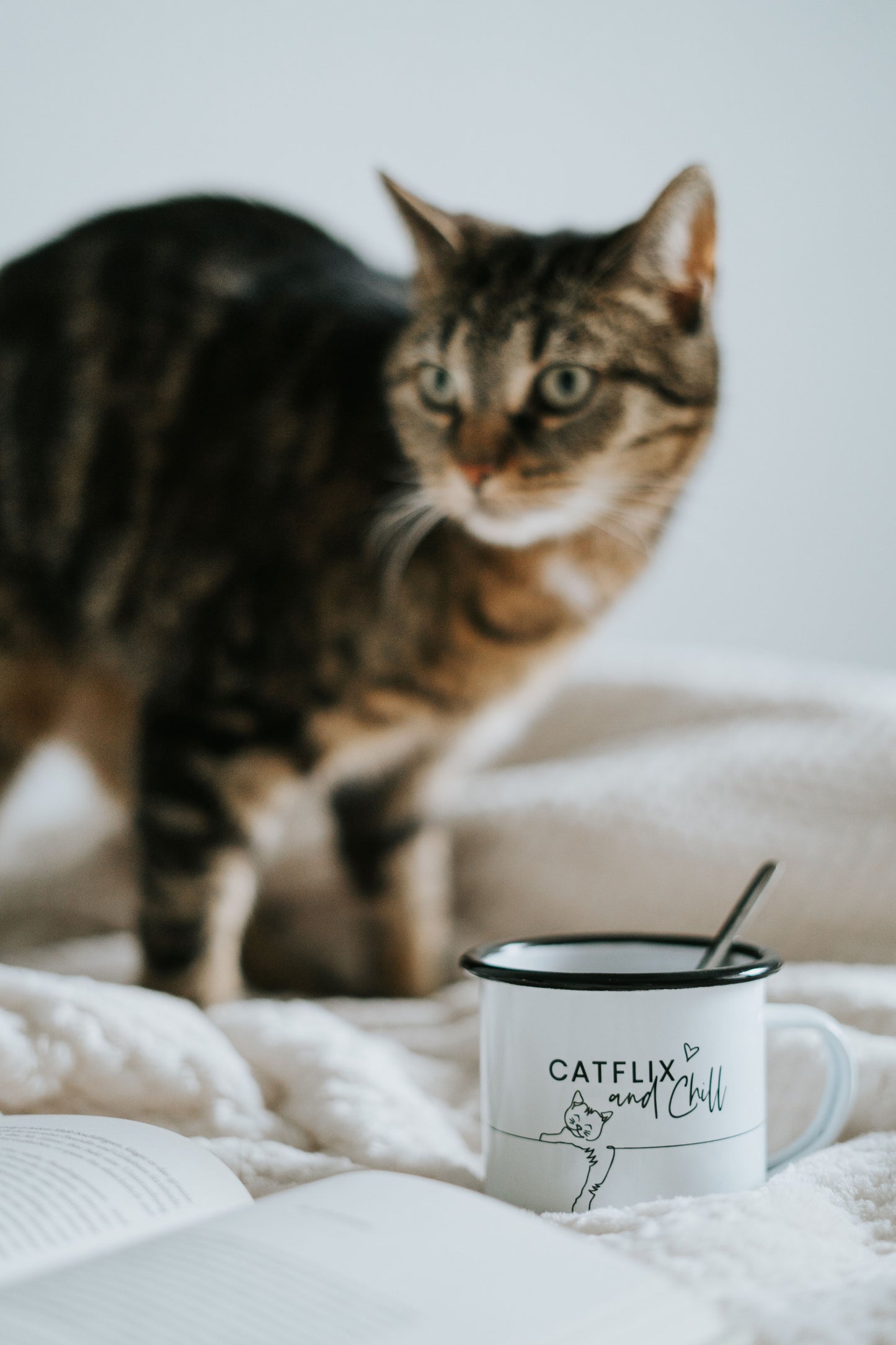 Emaille Tasse Catflix and chill