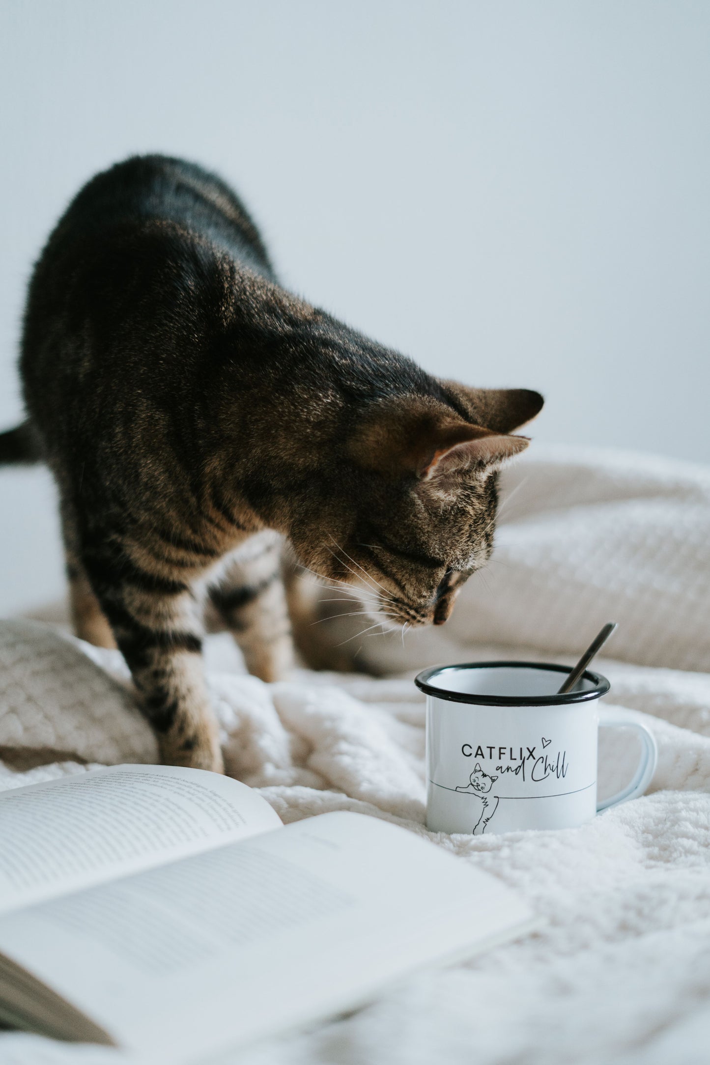 Emaille Tasse Catflix and chill