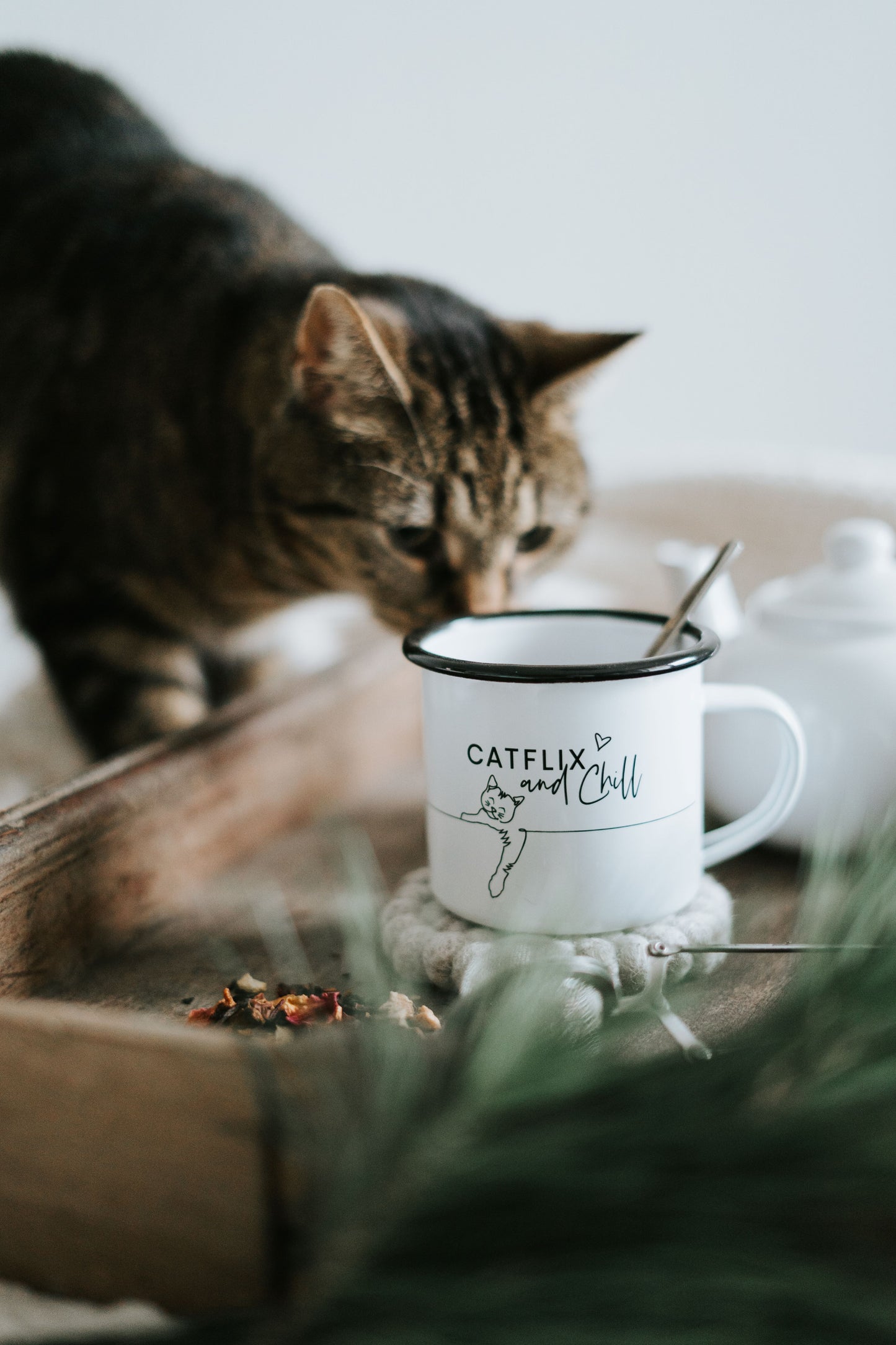 Emaille Tasse Catflix and chill