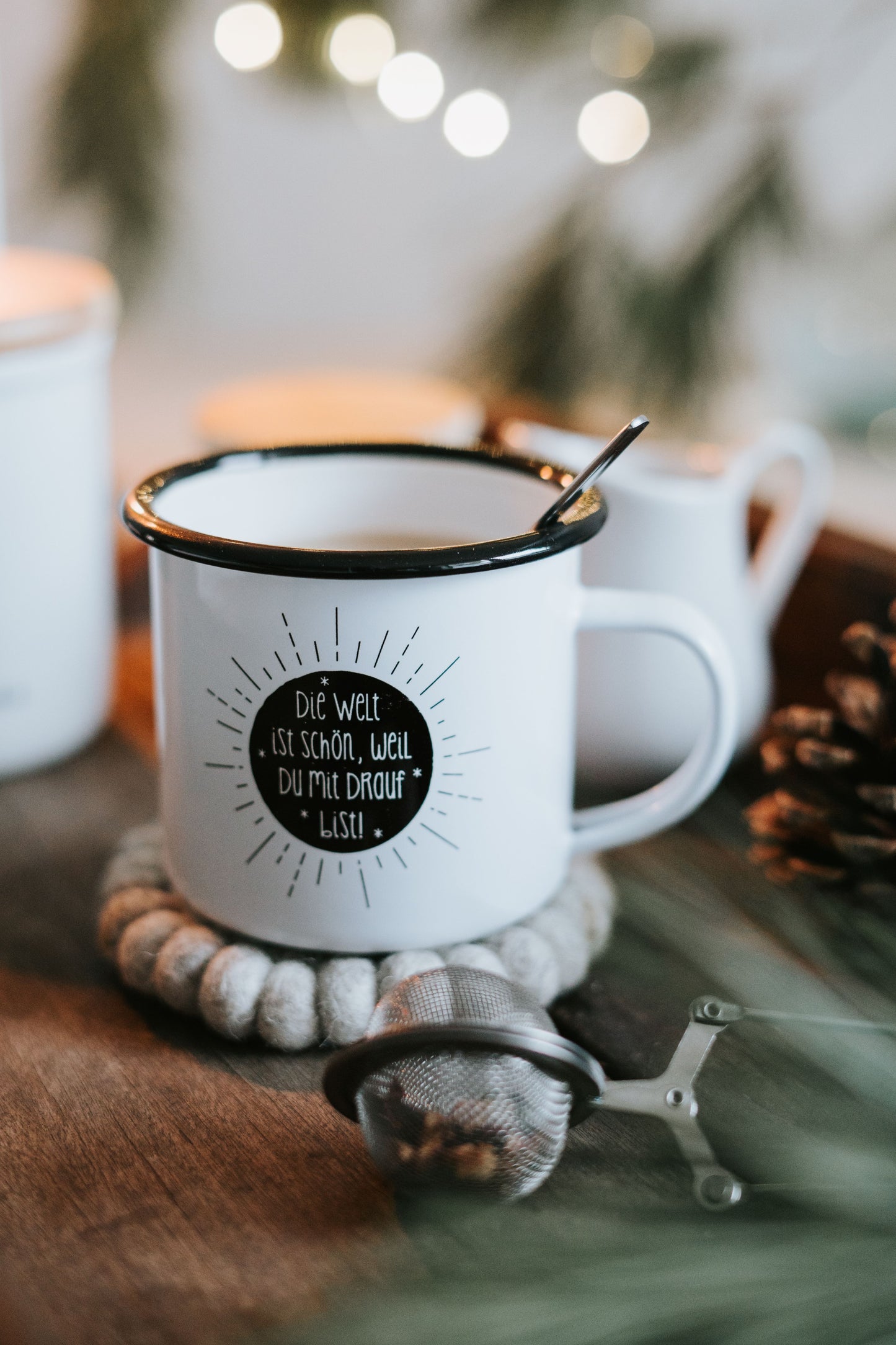 Emaille Tasse Die Welt ist schön