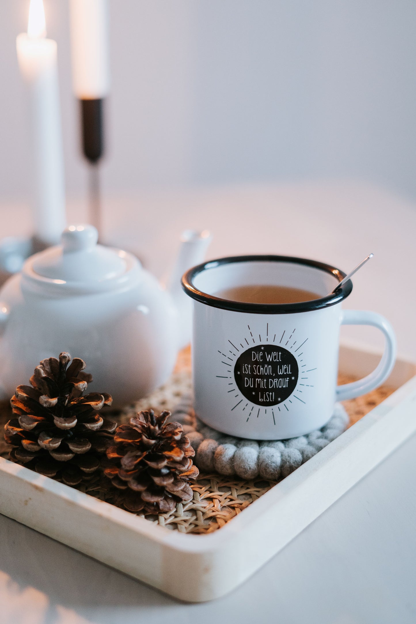 Emaille Tasse Die Welt ist schön