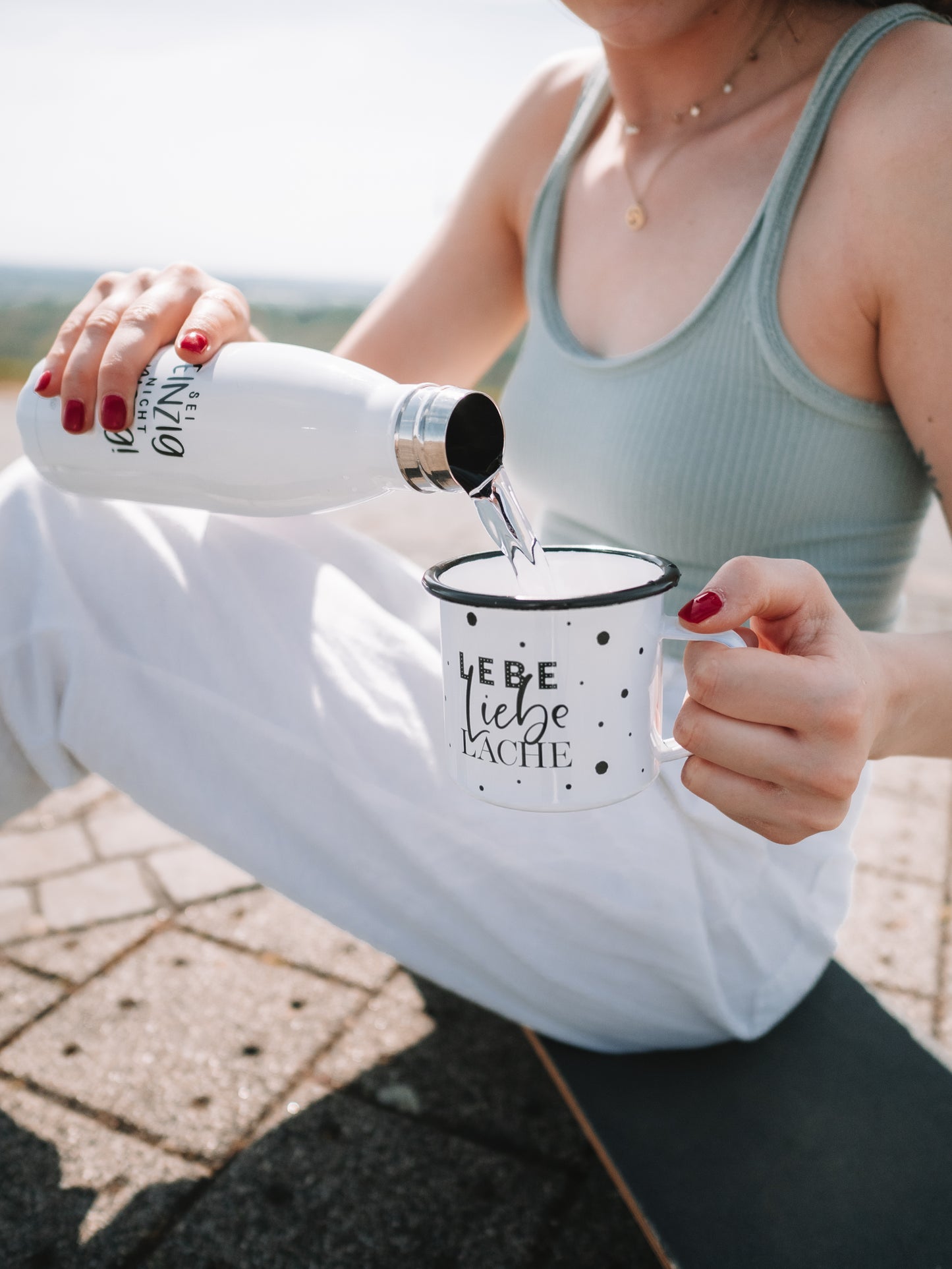 Emaille Tasse Lebe Liebe Lache