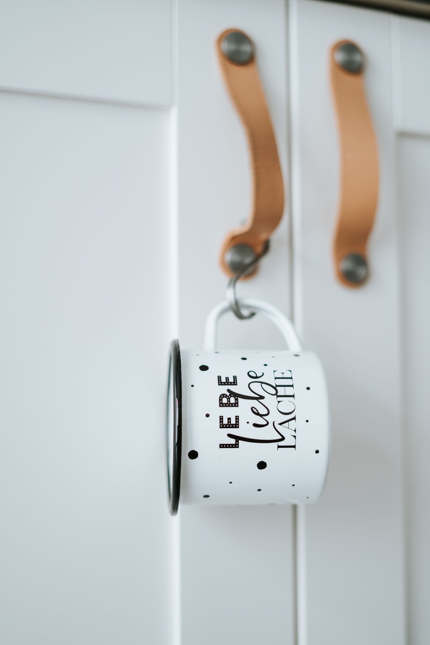 Emaille Tasse Lebe Liebe Lache