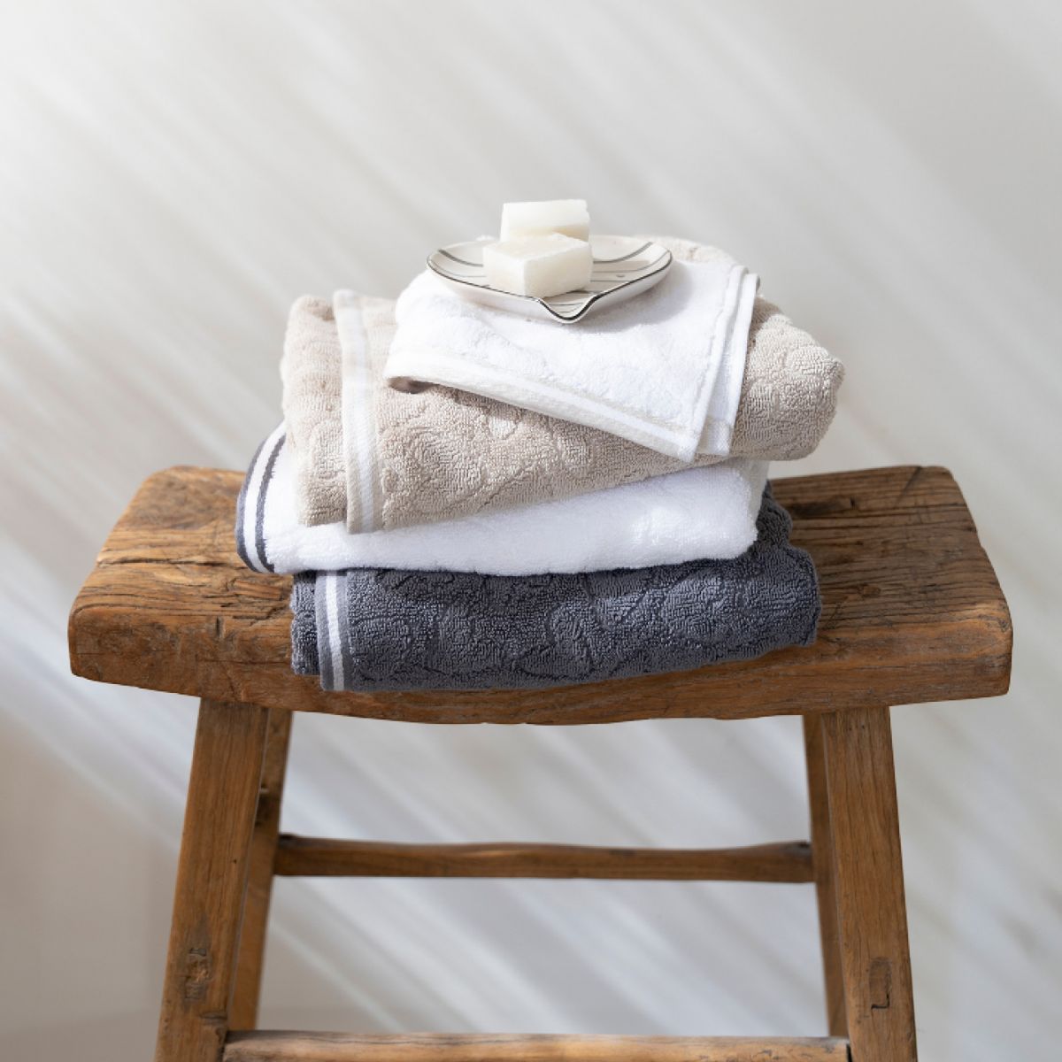 Badetuch Herz 50 x 100 cm beige