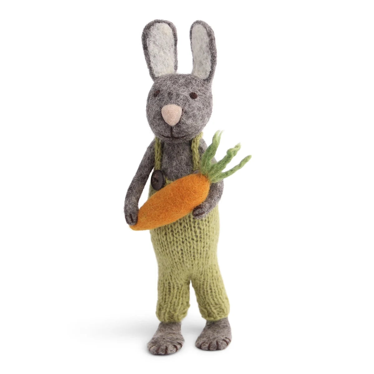 Grauer Hase mit Karotte und grüner Hose